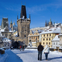 Prager Burg und Karlsbrücke im Winter