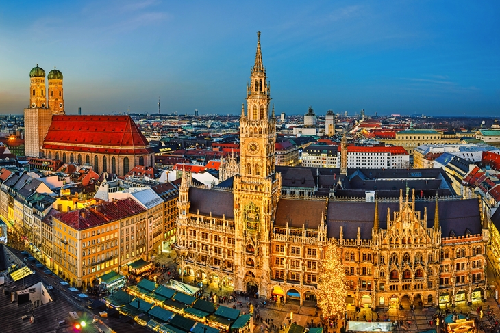 Marienplatz mit Weihnachtsmarkt