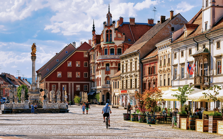 Rathaus und Pestsäule in Maribor, Slowenien